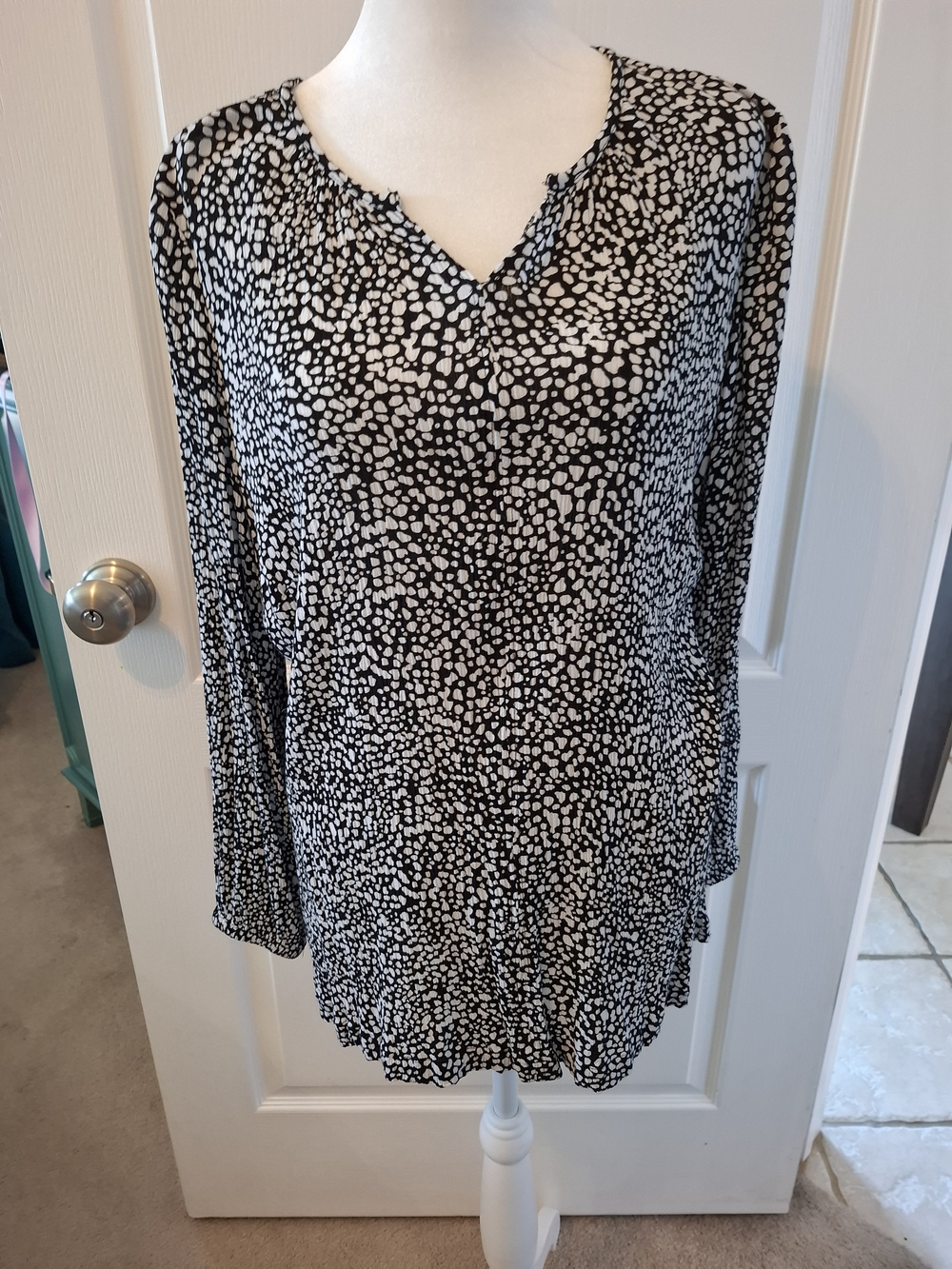CJ Banks Black & White Abstract Dot V-Neck Tunic